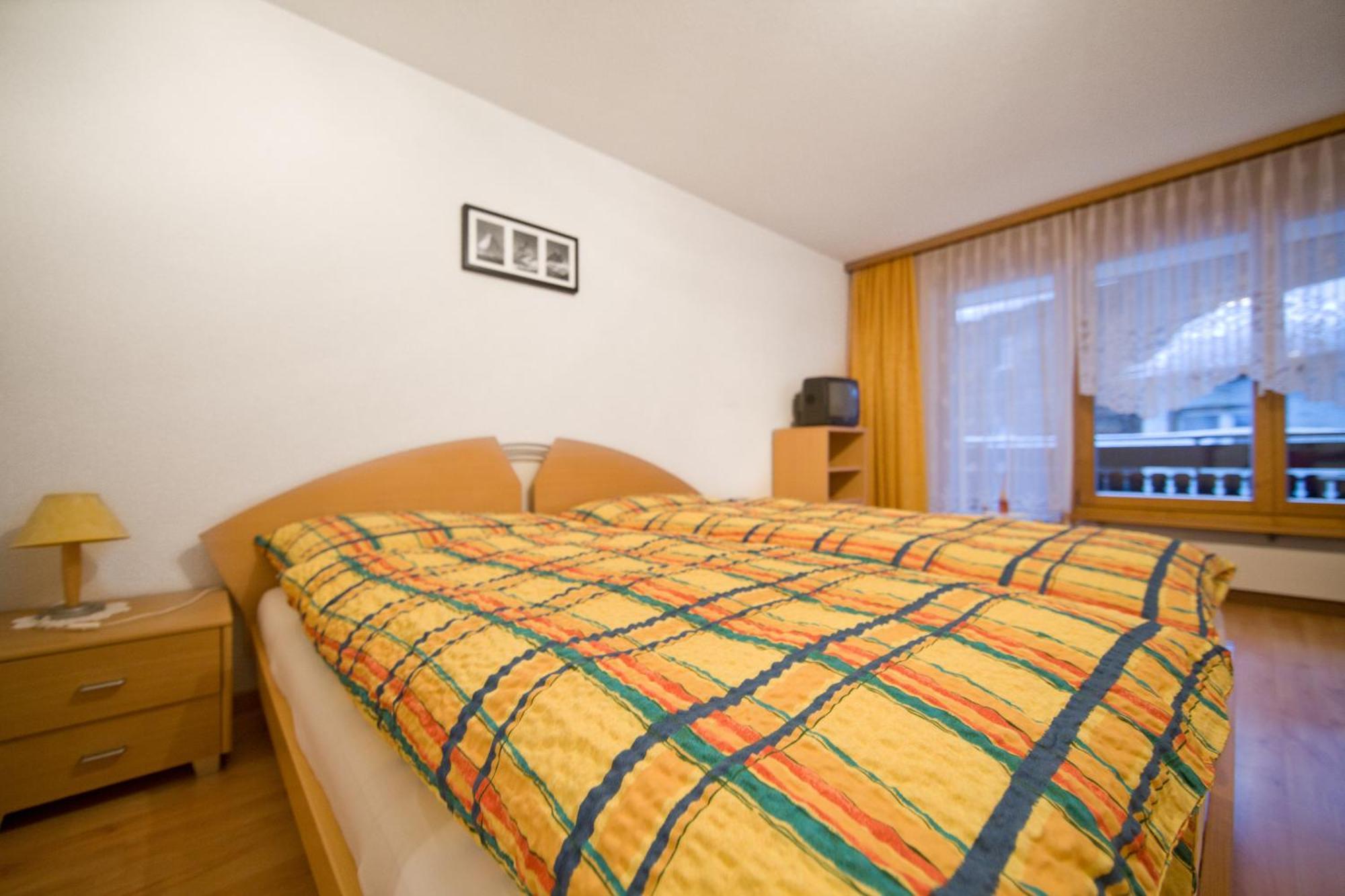 Haus Perelia C Apartman Zermatt Kültér fotó